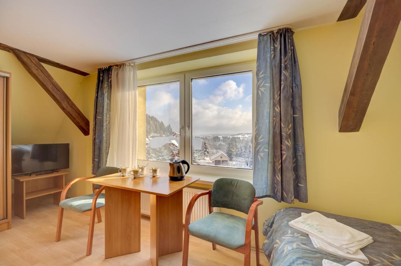Osrodek Wypoczynkowy Barta Hotell Tylicz Exteriör bild