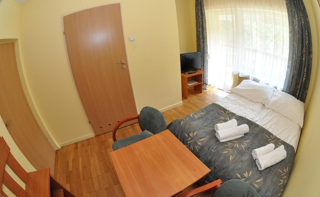 Osrodek Wypoczynkowy Barta Hotell Tylicz Exteriör bild